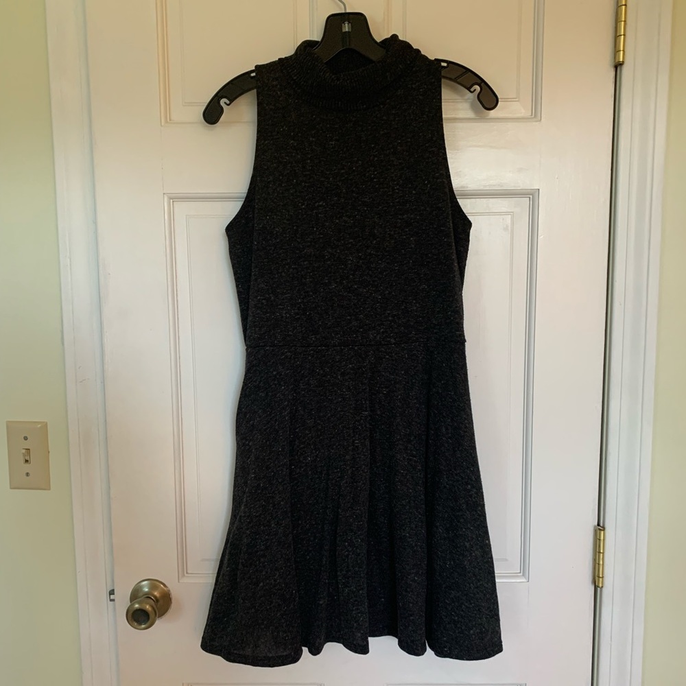 Sleeveless sweater minidress